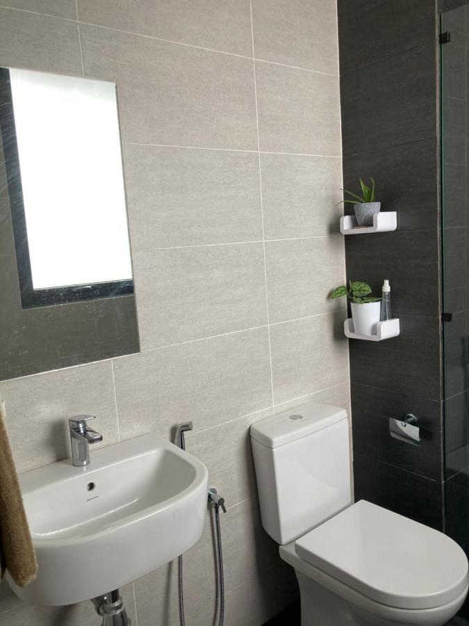 Free Netflix! Zas Suite At Troika Residence, Kb コタバル エクステリア 写真