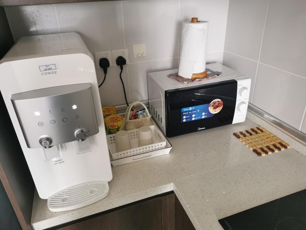 Free Netflix! Zas Suite At Troika Residence, Kb コタバル エクステリア 写真